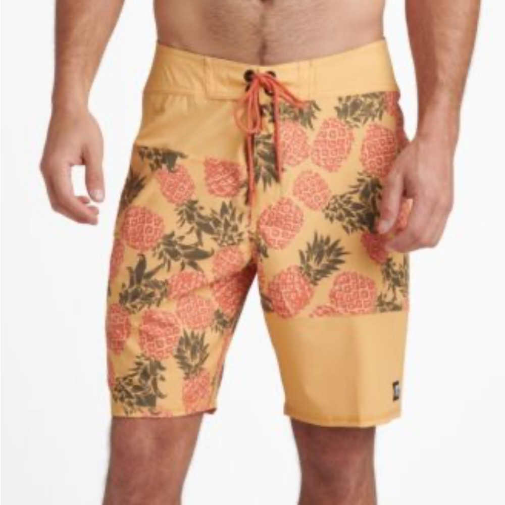 Reef Carson Classic Board Shorts Pineapple Print Size 36